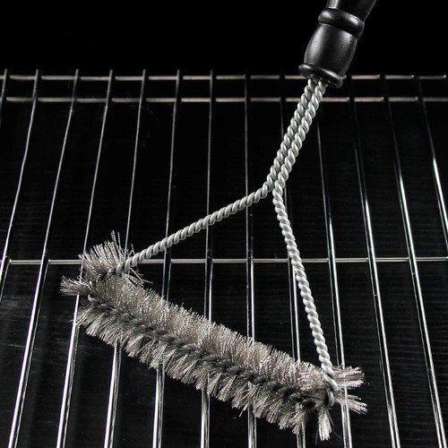 Bbq grill cleaning - grill, brush